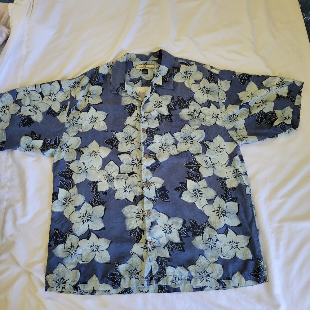 Tommy Bahama Hawaiian Shirt Size XL Silk  Blue Floral Short Sleeve Button Up